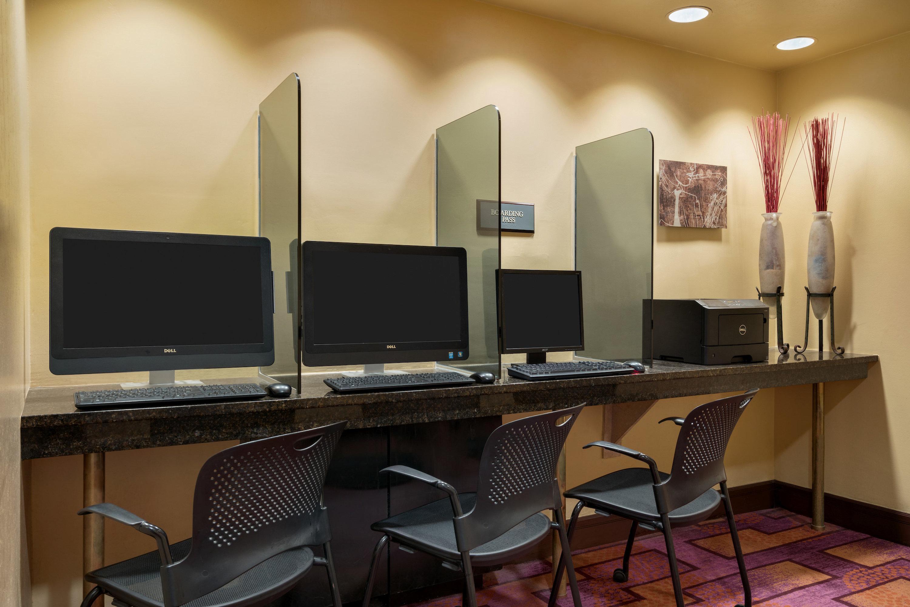 Отель Crowne Plaza Englewood By Ihg Экстерьер фото